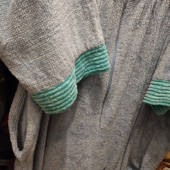 Women's Robe, With Pockets! - Picture 2 of 3